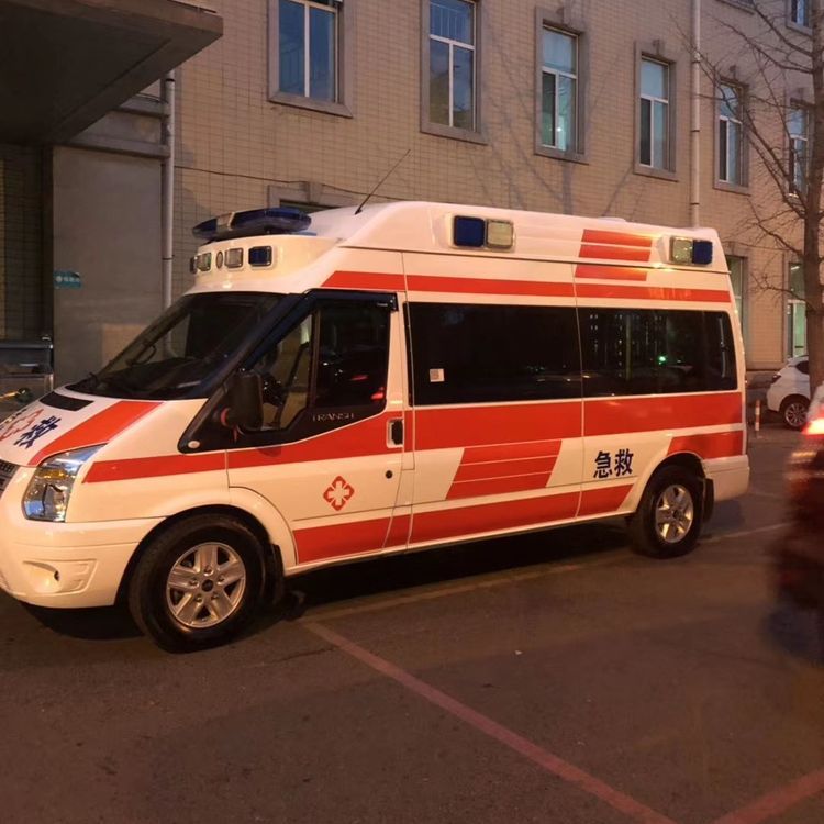 白云夜间租赁救护车护送病人转院：安全转运的 8 大核心注意事项